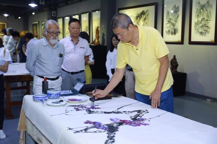 东盟文化艺术交流中心举办人文集美书情画意笔会交流活动